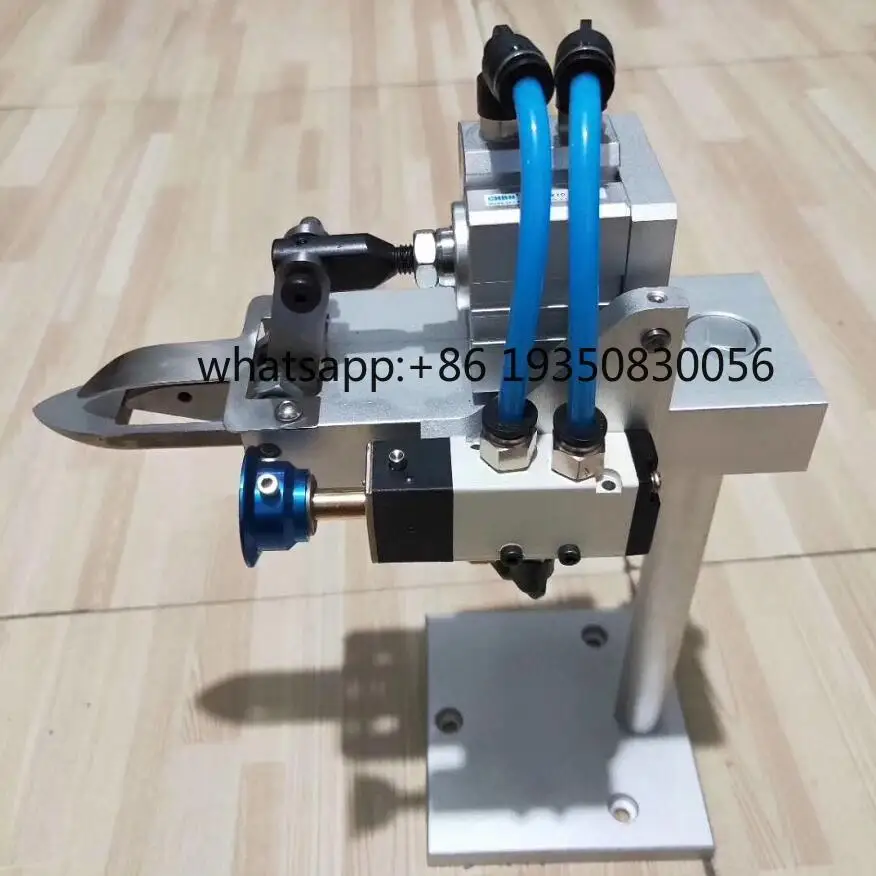 Pneumatic Cutting Belt-Loop Trimmer Machine Redundant Tailoring Machine
Pneumatic Cutting Belt-Loop Trimmer Machine Redundant Tailoring Machine