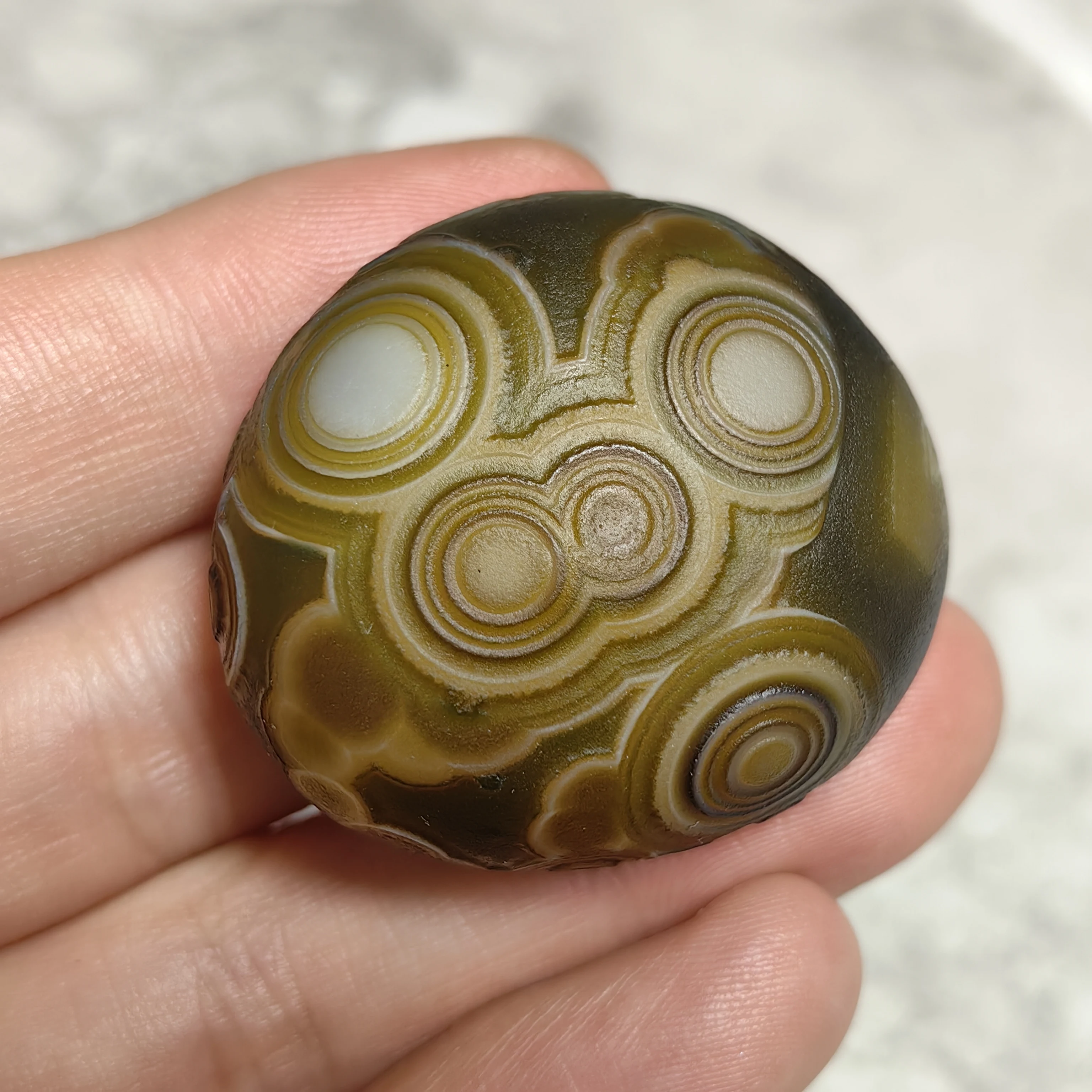 Чистый натуральный негабаритный божественный агат для глаз, камень желаний, удача, снятие стресса, ювелирное ожерелье, украшение «сделай сам», изготовление амулетов
Чистый натуральный негабаритный божественный агат для глаз, камень желаний, удача, снятие стресса, ювелирное ожерелье, украшение «сделай сам», изготовление амулетов