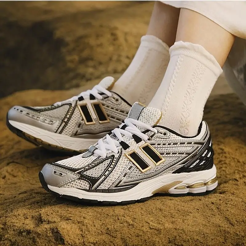 Versatile and Stylish Running Shoes: Comfortable Soft-Soled Casual Sports Footwear
Versatile and Stylish Running Shoes: Comfortable Soft-Soled Casual Sports Footwear