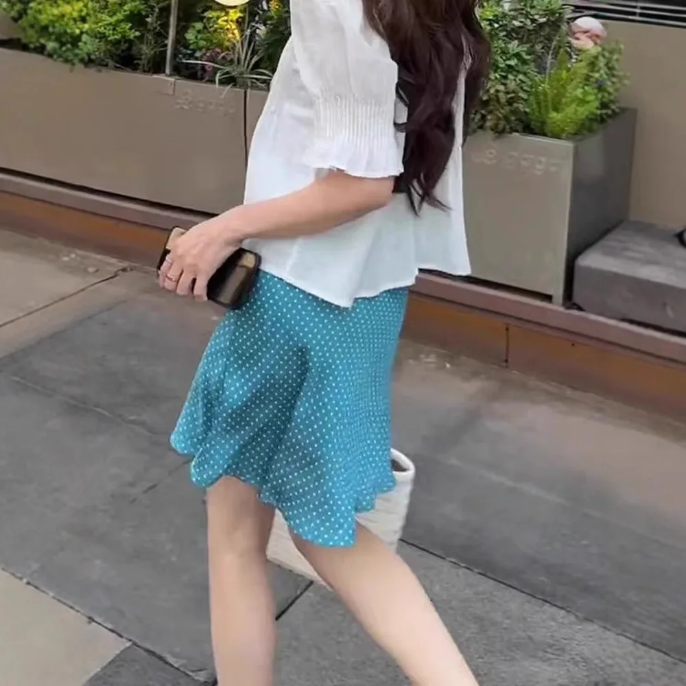 2026 Summer New French Retro Blue Polka Dot Satin Skirt Women High Waist Slim Fishtail Hip Wrap Elegant Short Skirt
2026 Summer New French Retro Blue Polka Dot Satin Skirt Women High Waist Slim Fishtail Hip Wrap Elegant Short Skirt