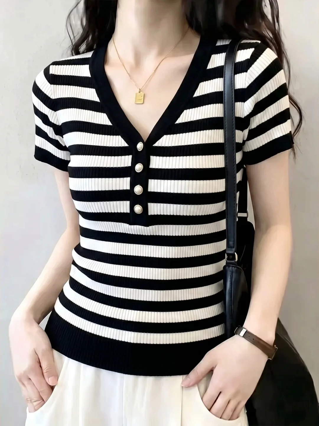 Summer Design Ice Silk Knitted V-Neck Slim Fit Striped Color Block Top Korean Style Commute Straight Tube Fashionable Shirt
Summer Design Ice Silk Knitted V-Neck Slim Fit Striped Color Block Top Korean Style Commute Straight Tube Fashionable Shirt