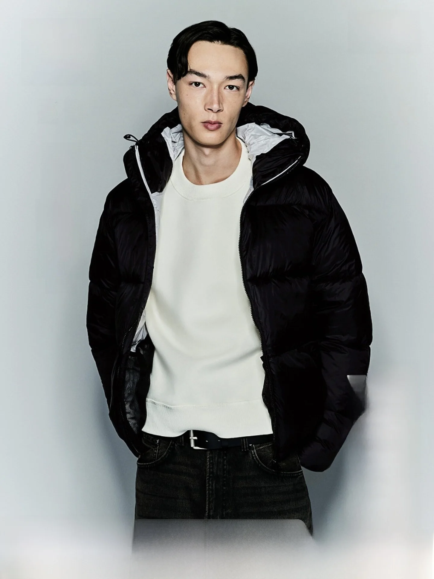 Куртка H&M унисекс, хлопковая, зимняя, для активного отдыха, повседневная, свободного кроя, теплая, водоотталкивающая, с капюшоном, из нейлоновой ткани, с длинными рукавами, воротник-стойка, регулируемая.
Куртка H&M унисекс, хлопковая, зимняя, для активного отдыха, повседневная, свободного кроя, теплая, водоотталкивающая, с капюшоном, из нейлоновой ткани, с длинными рукавами, воротник-стойка, регулируемая.