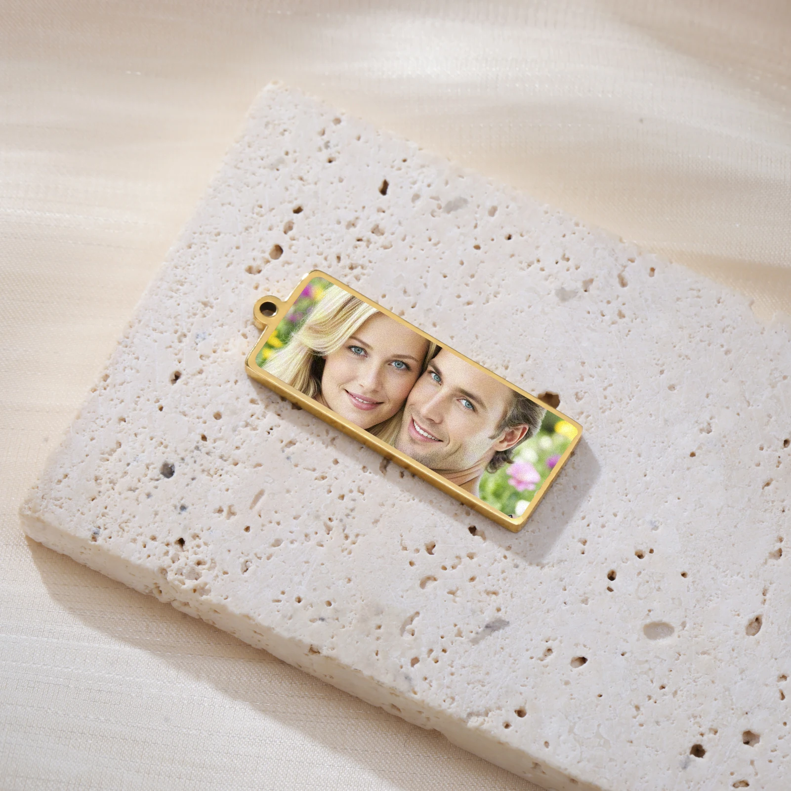 Kkjoy Exclusive Customized Color Printed Pendant Customize Photos Family Friends Lover Couple Unique Sweet Cozy Jewelry Gifts
Kkjoy Exclusive Customized Color Printed Pendant Customize Photos Family Friends Lover Couple Unique Sweet Cozy Jewelry Gifts