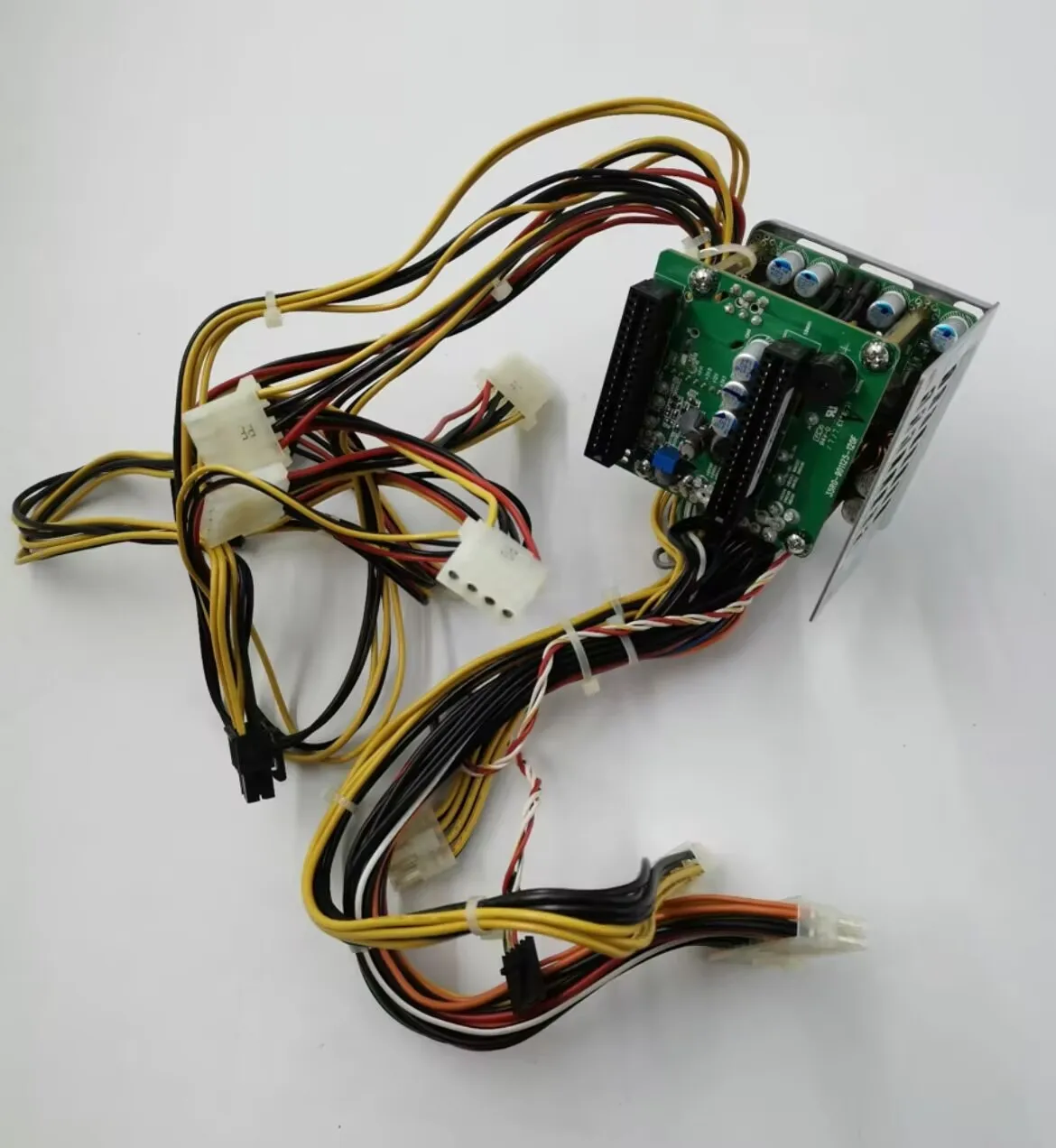 Почти новая оригинальная плата питания для блока питания SUPERMICRO 800 Вт CPR-9011-2HK PWS-802A-1R работает как новая
Почти новая оригинальная плата питания для блока питания SUPERMICRO 800 Вт CPR-9011-2HK PWS-802A-1R работает как новая