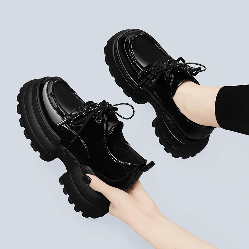 Casual Thick Bottom Loafers Women's Shoes British Style Patent Leather Slip-On Fashionable Flat Footwear for Autumn Winter
Casual Thick Bottom Loafers Women's Shoes British Style Patent Leather Slip-On Fashionable Flat Footwear for Autumn Winter