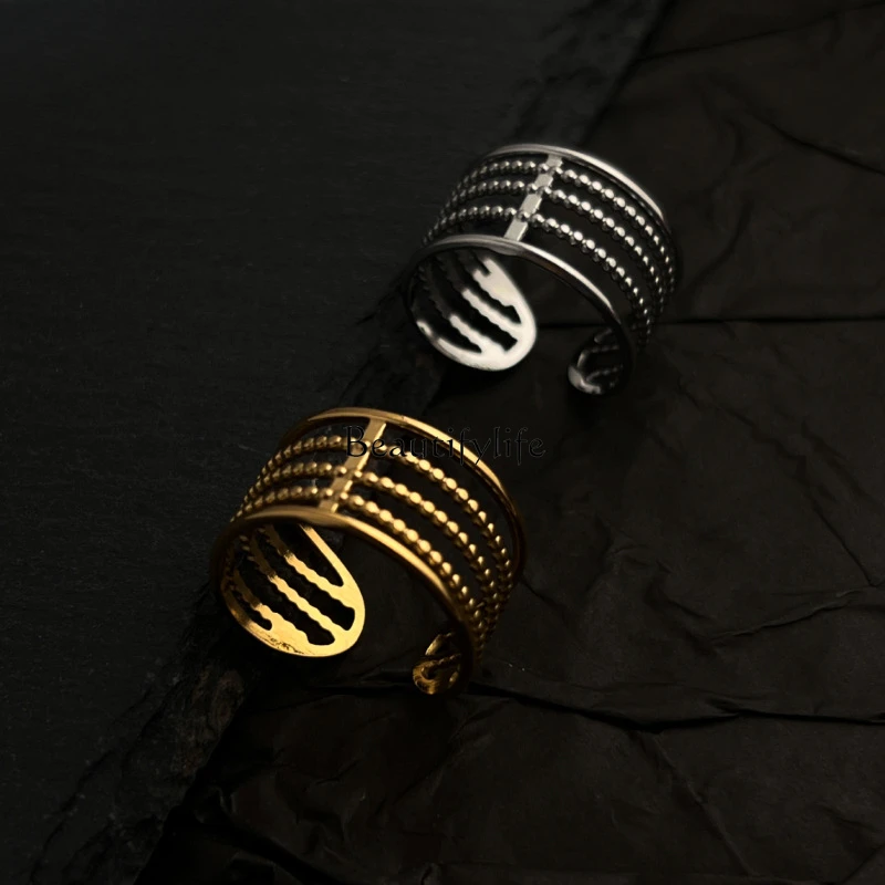 Fashion Striped Stainless Steel Jewelry Plated 18K Gold Hollow Design Sense Opening Titanium Steel Accessories
Fashion Striped Stainless Steel Jewelry Plated 18K Gold Hollow Design Sense Opening Titanium Steel Accessories