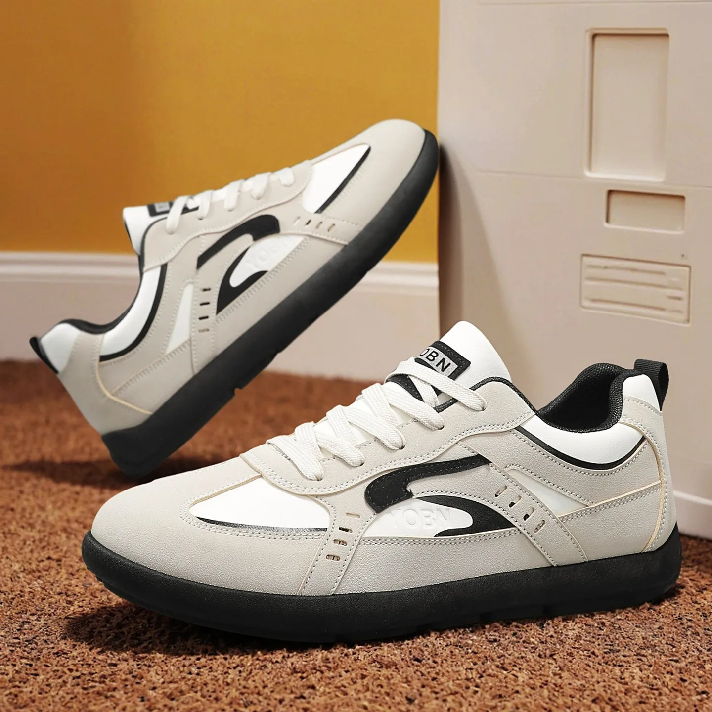 Мужские весенне-осенние новые низкие кроссовки A-gan на плоской подошве, нескользящие, износостойкие, в стиле ретро, с цветными блоками, немецкие тренировочные кроссовки для бега
Мужские весенне-осенние новые низкие кроссовки A-gan на плоской подошве, нескользящие, износостойкие, в стиле ретро, с цветными блоками, немецкие тренировочные кроссовки для бега