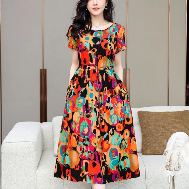 2024 New Style Versatile Summer Women's Round Neck Printed Spliced Lace Up Fashion Short Sleeve Loose A-line Mid Length Dress
2024 New Style Versatile Summer Women's Round Neck Printed Spliced Lace Up Fashion Short Sleeve Loose A-line Mid Length Dress