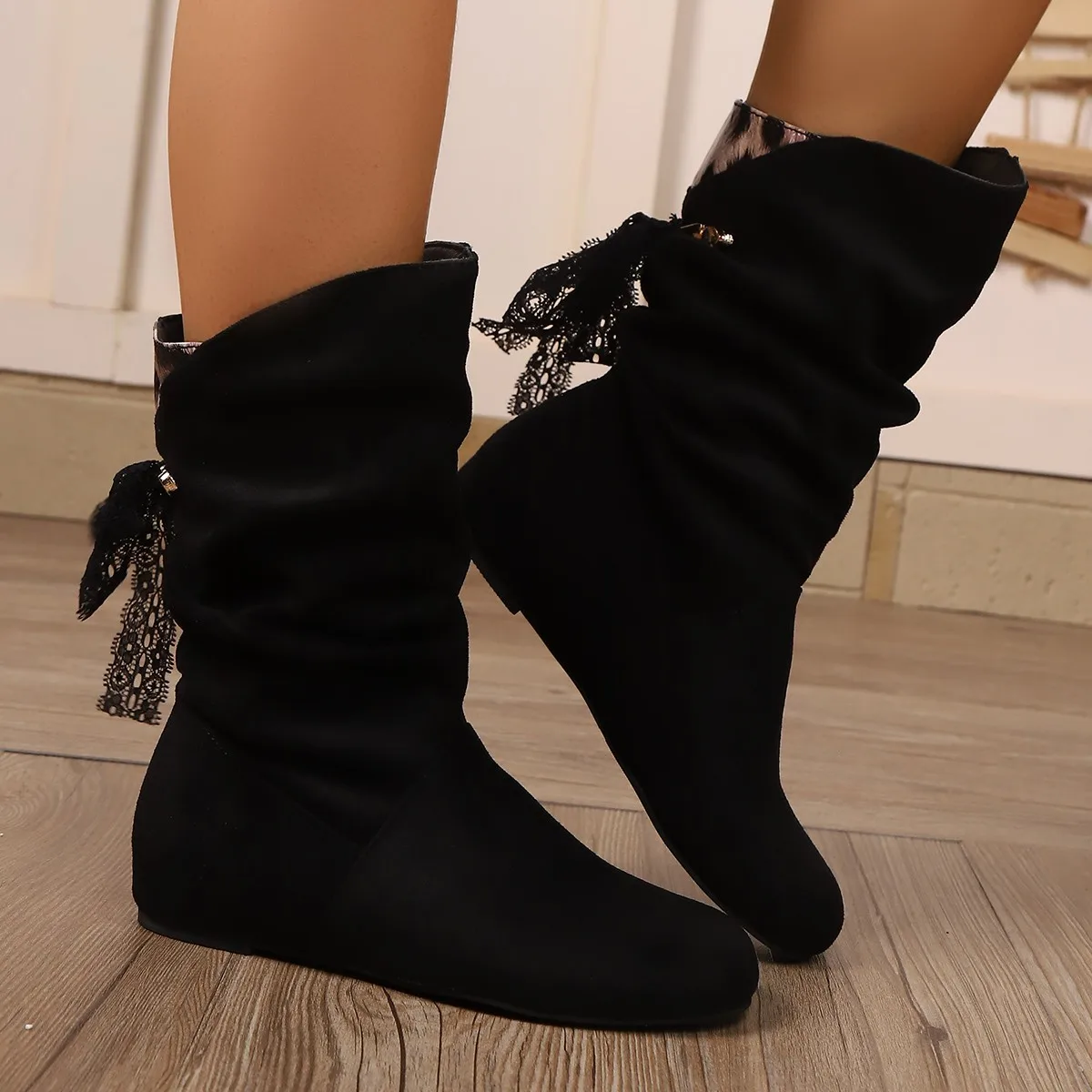 Crestar Suede Casual Boots for Women 2025 Fashion Ankle Boots New Short Slip on Flat Shoes Retro Versatile Soft Bottom Lady Boot
Crestar Suede Casual Boots for Women 2025 Fashion Ankle Boots New Short Slip on Flat Shoes Retro Versatile Soft Bottom Lady Boot