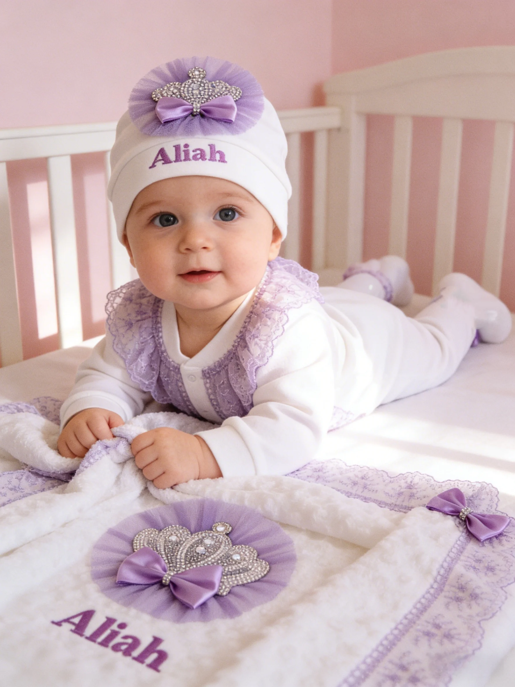 Custom Name Lavender Rhinestone Crown Lace Baby Girl Coming Home Outfit 4Pcs Luxury Princess Newborn Footed Jumpsuit Set
Custom Name Lavender Rhinestone Crown Lace Baby Girl Coming Home Outfit 4Pcs Luxury Princess Newborn Footed Jumpsuit Set