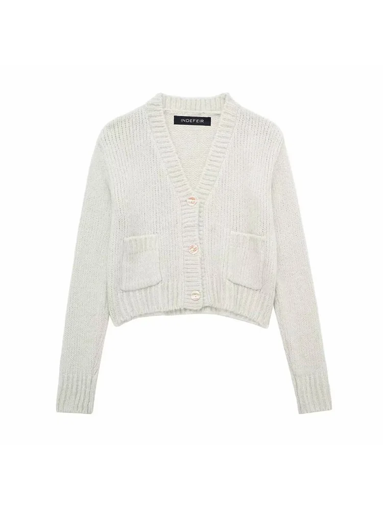 2024 New Autumn And Winter Ladies Single Breasted Pocket Decorative Top Vintage Solid Color Women Knitted Sweater
2024 New Autumn And Winter Ladies Single Breasted Pocket Decorative Top Vintage Solid Color Women Knitted Sweater