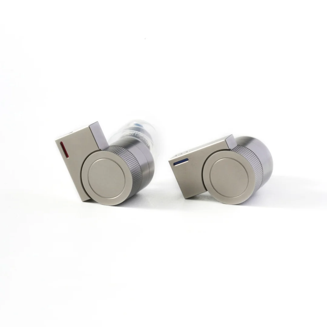 SoftEars Edge Titanium Dynamic Driver In-Ear Monitor with 4.4mm Balanced Plug Configuration
SoftEars Edge Titanium Dynamic Driver In-Ear Monitor with 4.4mm Balanced Plug Configuration