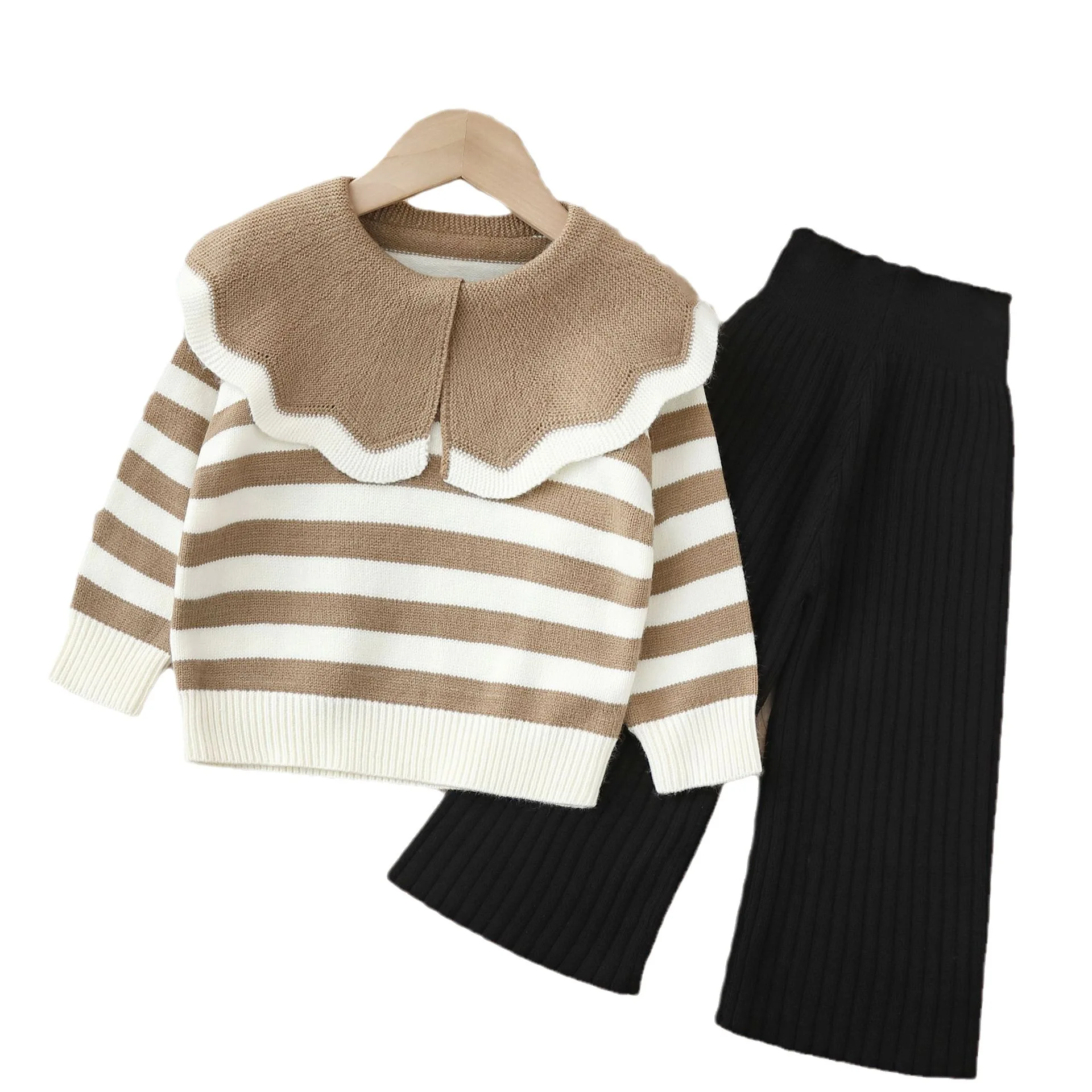 Autumn and winter knitted suit, a two-piece set of a cute little girl with a large lapel striped cardigan and knitted pants,2-6Y
Autumn and winter knitted suit, a two-piece set of a cute little girl with a large lapel striped cardigan and knitted pants,2-6Y