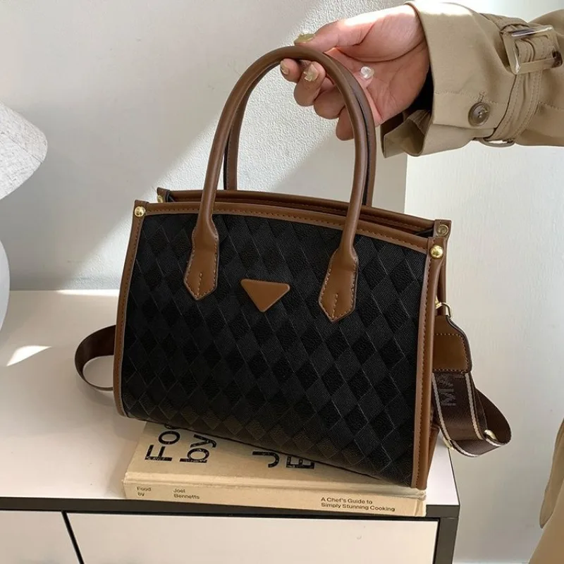 Hot Sale Animal Print Pattern Women Bag Wild Underarm Shoulder Bag For Adding Fun To Your Outfit
Hot Sale Animal Print Pattern Women Bag Wild Underarm Shoulder Bag For Adding Fun To Your Outfit