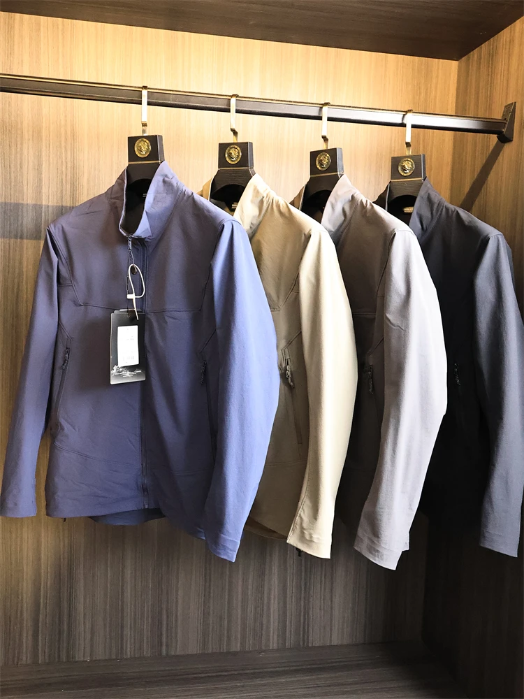 V-Series Windproof Jaet Lightweight Waterproof Men's Outdoor Soft ell Hooded Jaet Faionable Urban Sle Long Sve Z...
V-Series Windproof Jaet Lightweight Waterproof Men's Outdoor Soft ell Hooded Jaet Faionable Urban Sle Long Sve Z...