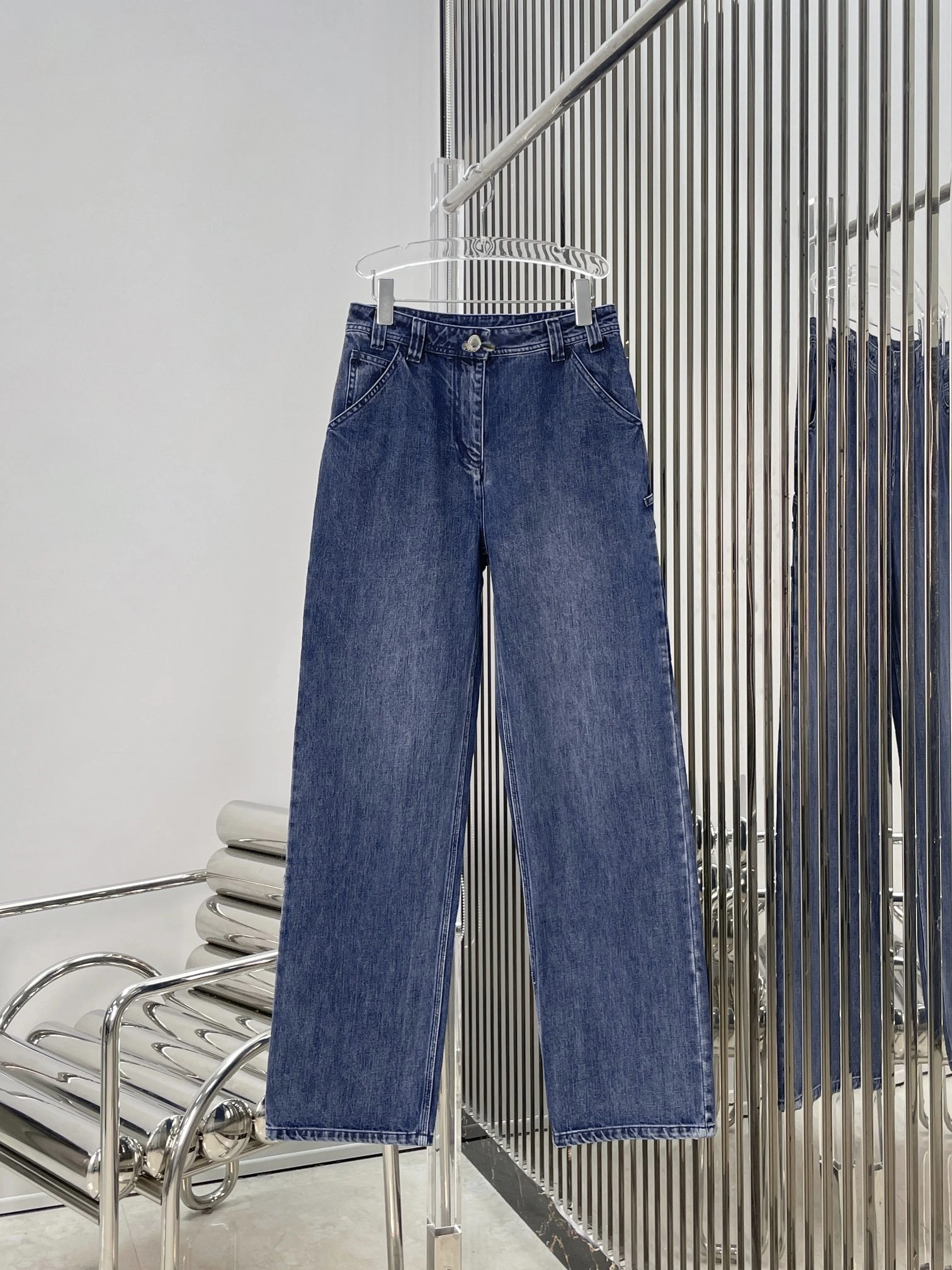 Women's High Waist Straight Leg Jeans Washed Blue Denim Side Embroidered 3D Letter Logo Vintage Style Casual Long Pants
Women's High Waist Straight Leg Jeans Washed Blue Denim Side Embroidered 3D Letter Logo Vintage Style Casual Long Pants