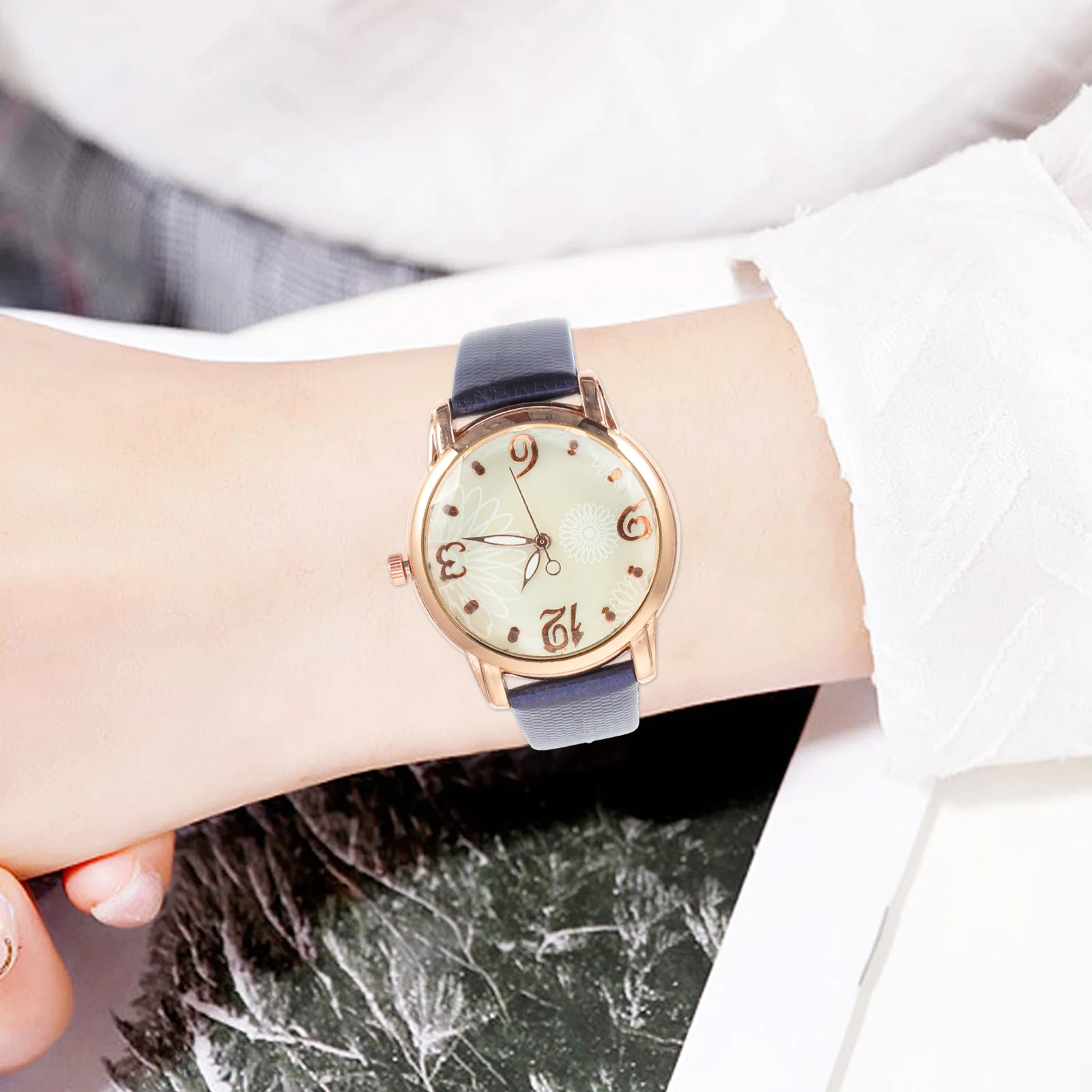 Elegant Women Ladies Watch Strap Comfortable Casual Wristwatch Fashionable Daily Wear Durable Imitation Business
Elegant Women Ladies Watch Strap Comfortable Casual Wristwatch Fashionable Daily Wear Durable Imitation Business