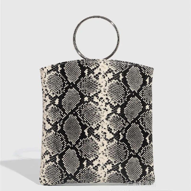 New Arrival Large Women's Handbag Unique serpentine Slip Single Shoulder Bag Vintage Style Polyester Fiber Beach Bag
New Arrival Large Women's Handbag Unique serpentine Slip Single Shoulder Bag Vintage Style Polyester Fiber Beach Bag