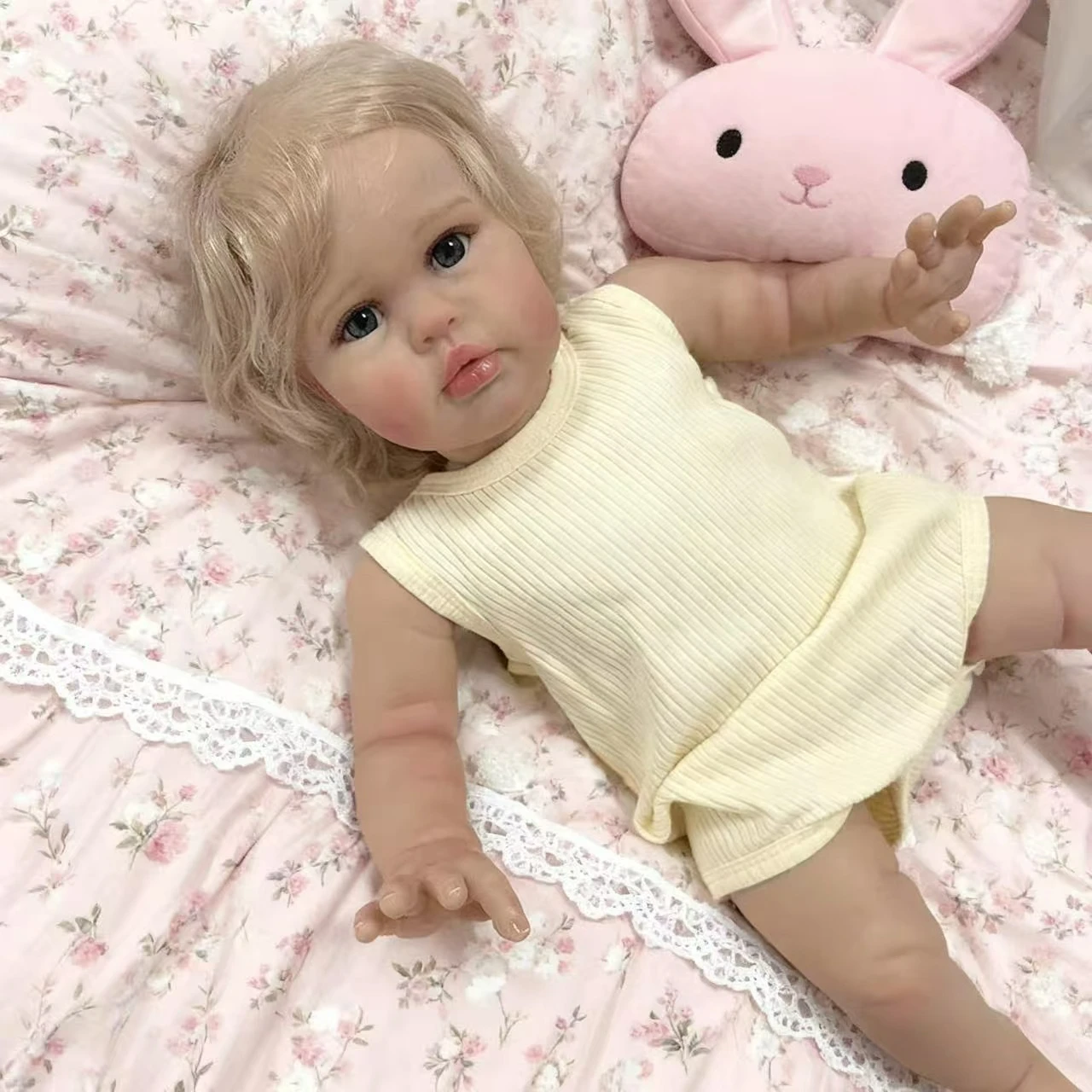 60cm Ellie Soft Cotton Body Lifelike Reborn Toddler Doll Realistic Details for Children Gift Toys
60cm Ellie Soft Cotton Body Lifelike Reborn Toddler Doll Realistic Details for Children Gift Toys