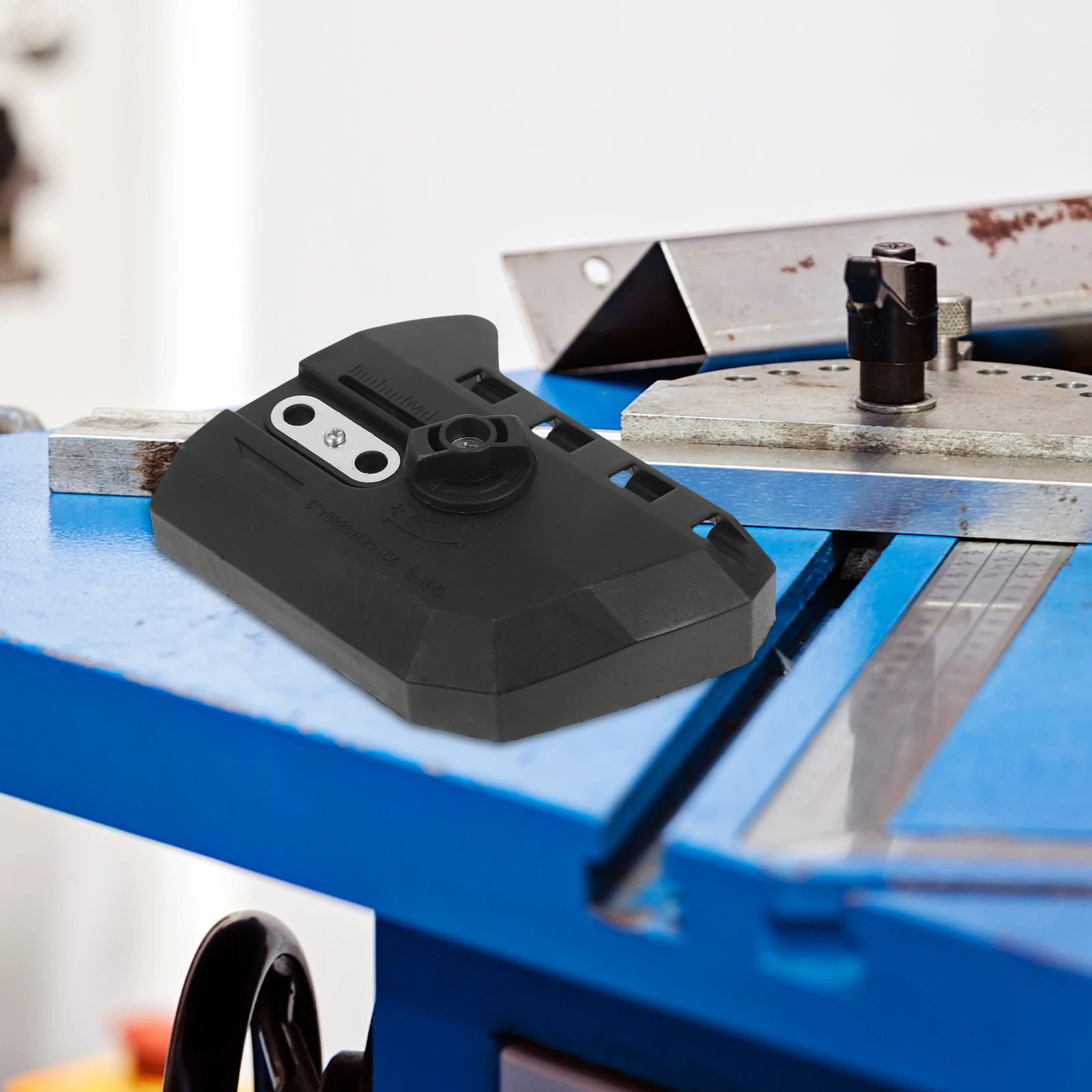 Side Cover Electric Adjuster 405mm Replacement Clutch Cover for 5016 6018 Chainsaw Chain Fits Gas Chainsaw Sharpener Kit Power 
Side Cover Electric Adjuster 405mm Replacement Clutch Cover for 5016 6018 Chainsaw Chain Fits Gas Chainsaw Sharpener Kit Power