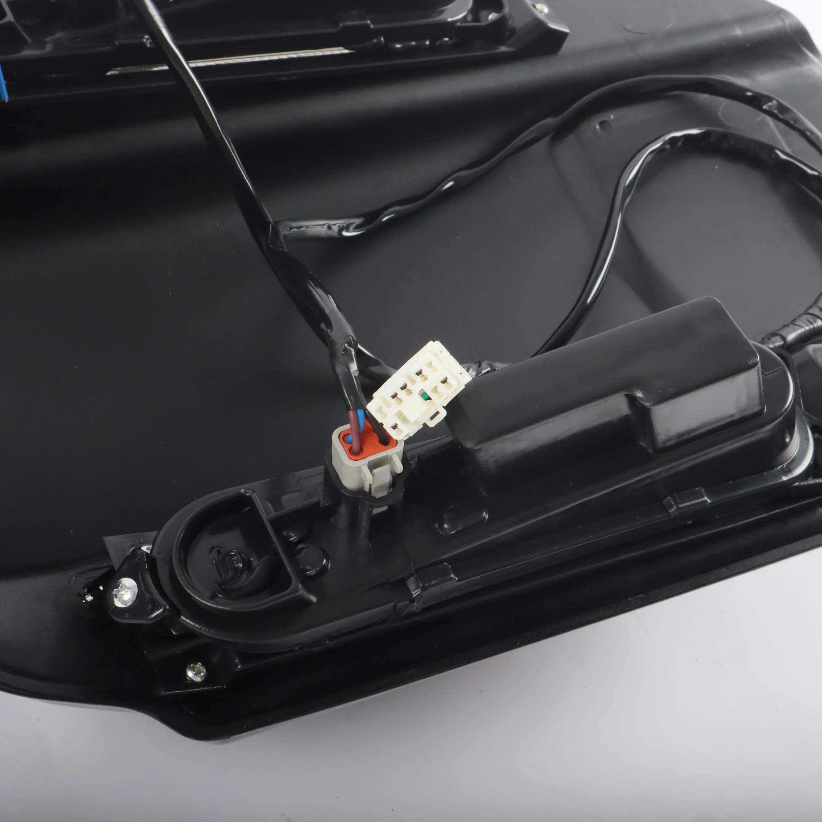 China Factory CVO 4" Extended Rear mudguard for Touring 1993-2008 No Block With LED Light & Wire Harness mudguards!!
China Factory CVO 4" Extended Rear mudguard for Touring 1993-2008 No Block With LED Light & Wire Harness mudguards!!