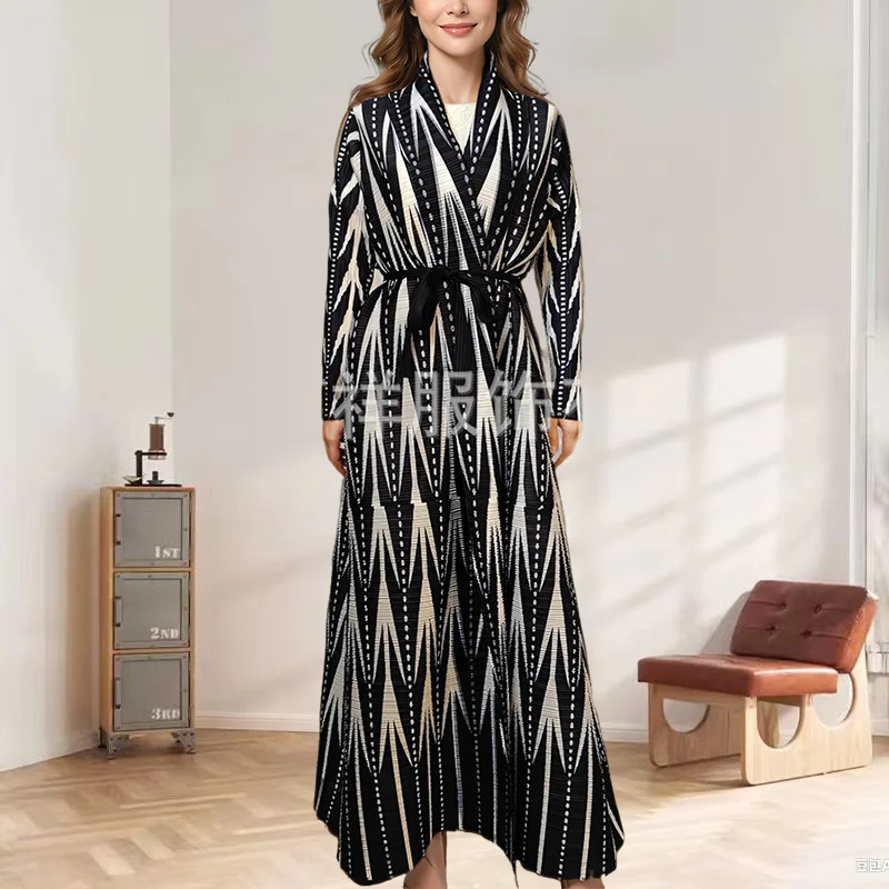 Abaya Miyake Pleated Trench Coat Plisse Muslim Robe Fold Plus Size Pleat Loose Long Coat Pleats Print Women Clothing
Abaya Miyake Pleated Trench Coat Plisse Muslim Robe Fold Plus Size Pleat Loose Long Coat Pleats Print Women Clothing