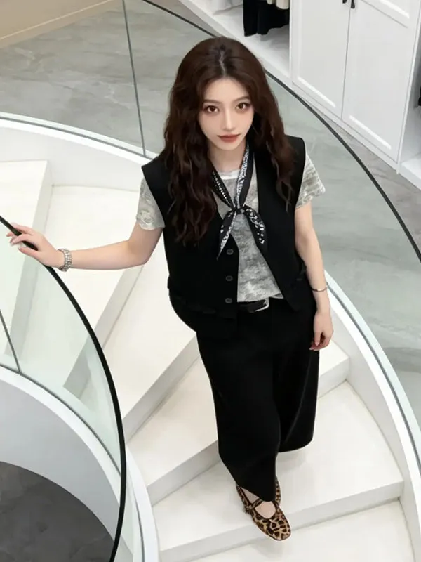 Elegant Black Short Sleeve Top Summer Design Sensation Trendy Three-Piece Set Casual Style Polyester Fabric Adult Women's Fas...
Elegant Black Short Sleeve Top Summer Design Sensation Trendy Three-Piece Set Casual Style Polyester Fabric Adult Women's Fas...