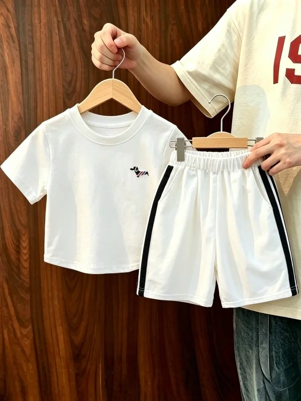 Children's Sporty Short Sleeve Comfortable Two-Piece Set Summer Casual Wear for Boys And Girls Trendy Baby Shorts Outfit
Children's Sporty Short Sleeve Comfortable Two-Piece Set Summer Casual Wear for Boys And Girls Trendy Baby Shorts Outfit