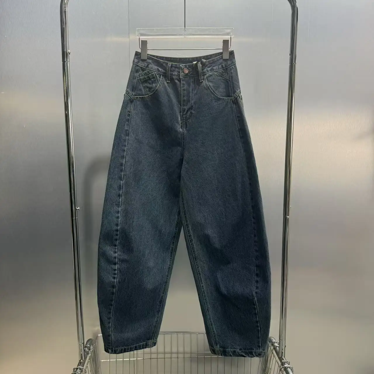 High Waist Wide Leg Denim Jeans Women's Spring 2026 Minimalist Vintage American Style Loose Fit Cotton Button Closure
High Waist Wide Leg Denim Jeans Women's Spring 2026 Minimalist Vintage American Style Loose Fit Cotton Button Closure