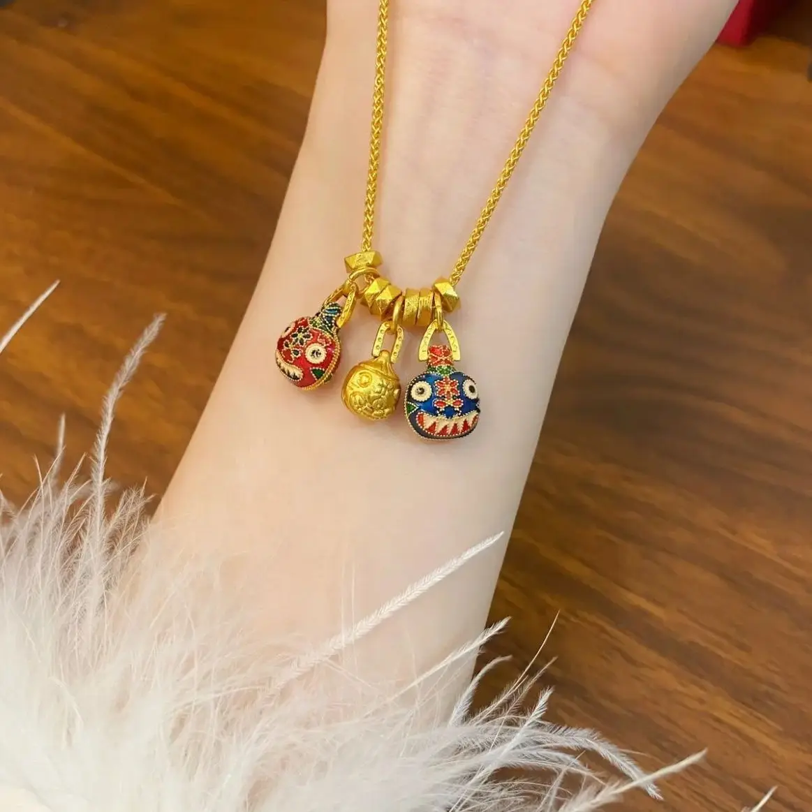 Gold Plated Sand Gold Diamond Enamel Color Gold Swallowing Beast Bracelet Guofeng Gift for Girlfriend
Gold Plated Sand Gold Diamond Enamel Color Gold Swallowing Beast Bracelet Guofeng Gift for Girlfriend