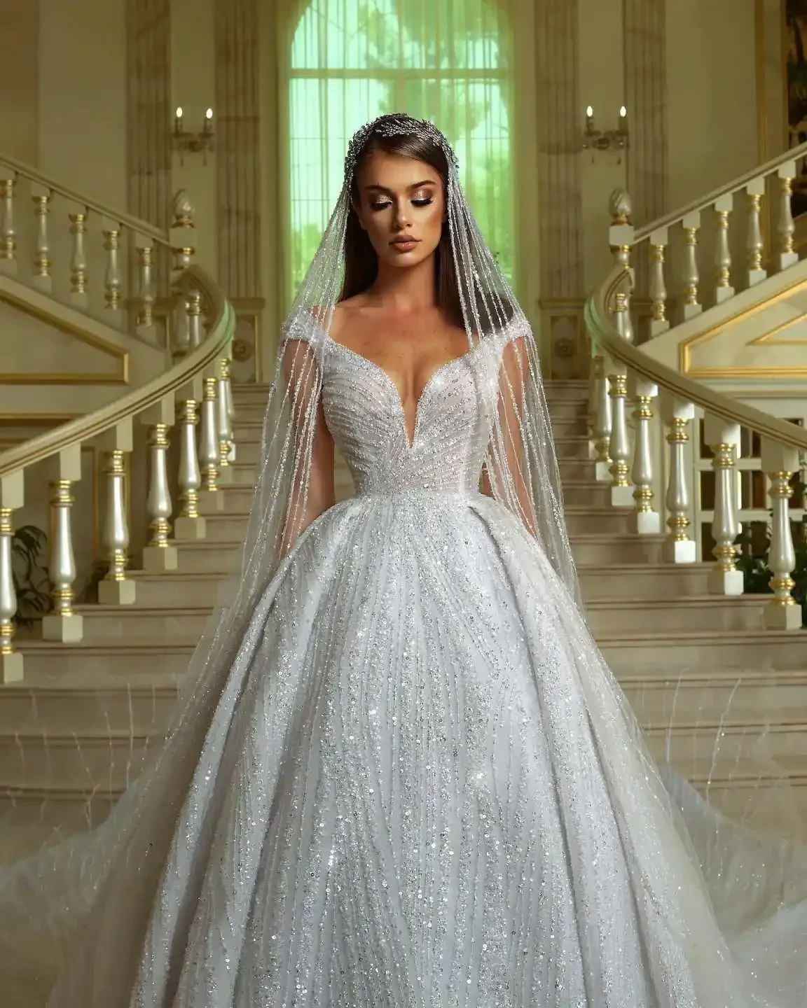 Customized 2026 Luxury Wedding Dresses A-Line V-Neck Sequins Beading Backless Sleeveless Floor-Length Bride Vestido De Noiva
Customized 2026 Luxury Wedding Dresses A-Line V-Neck Sequins Beading Backless Sleeveless Floor-Length Bride Vestido De Noiva