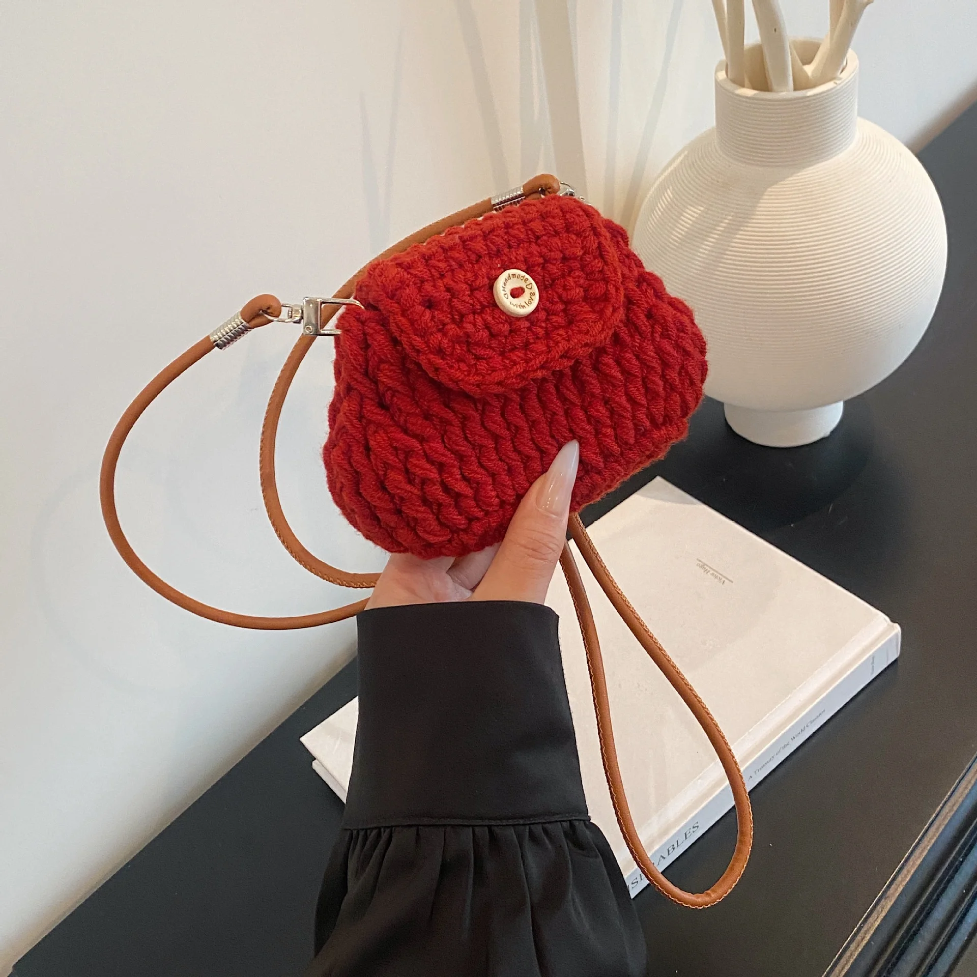 Винтажная вязаная сумка через плечо, мини-милая модная модная сумка для отдыха на море, помада, шикарный кошелек на пуговицах, женская сумка на плечо
Винтажная вязаная сумка через плечо, мини-милая модная модная сумка для отдыха на море, помада, шикарный кошелек на пуговицах, женская сумка на плечо