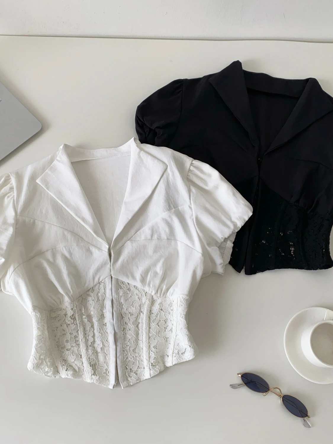 Pure Desire Style Lace Patchwork Short Sleeve Hollow out Shirt Women's Summer Bubble Sleeve Top Design Sense Korean Loose Fit
Pure Desire Style Lace Patchwork Short Sleeve Hollow out Shirt Women's Summer Bubble Sleeve Top Design Sense Korean Loose Fit