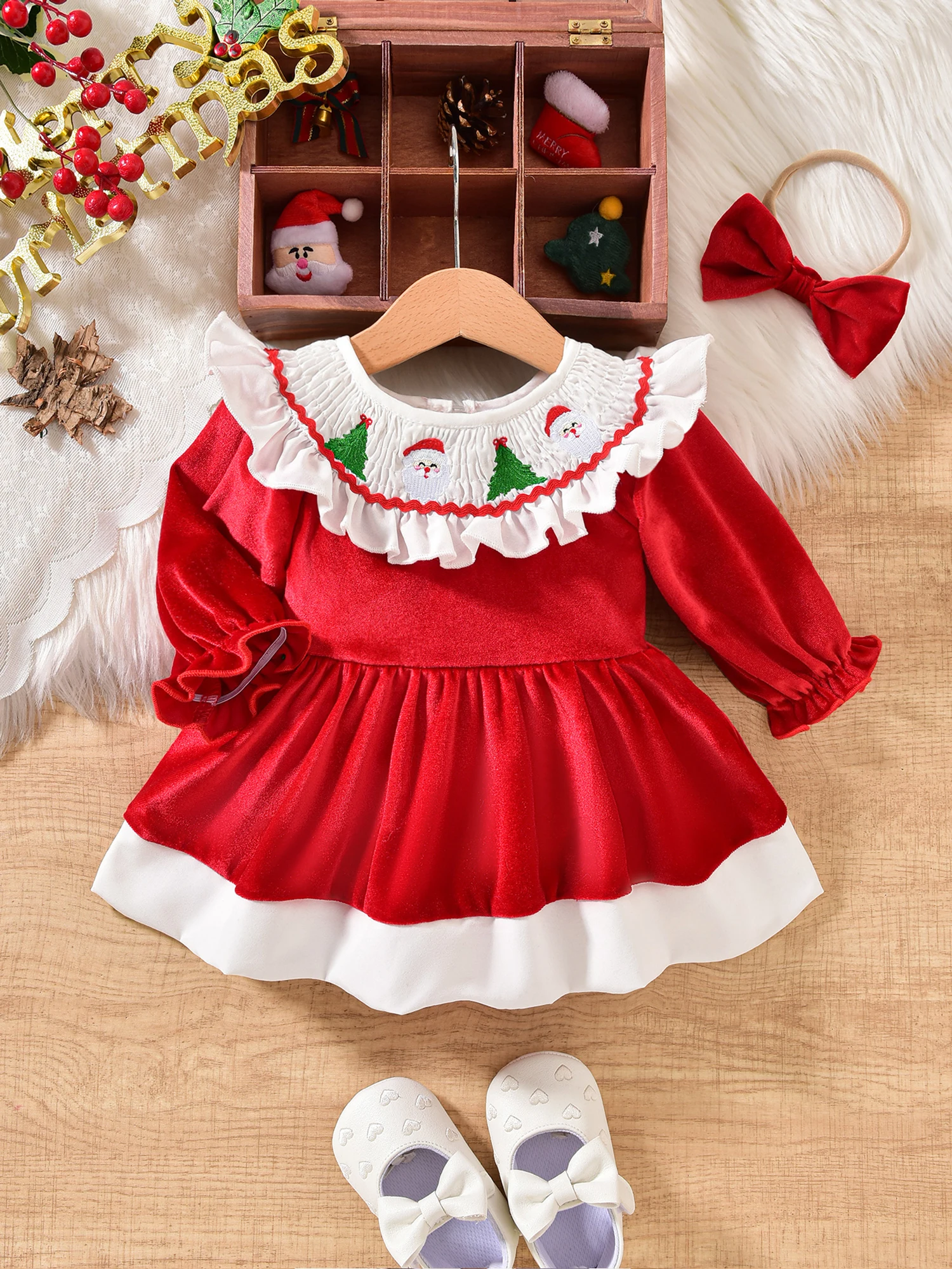 Toddler Girl Holiday Dress Red Velvet Santa Claus Embroidered Long Sleeve Ruffle Trim Romper with Matching Bow Headband
Toddler Girl Holiday Dress Red Velvet Santa Claus Embroidered Long Sleeve Ruffle Trim Romper with Matching Bow Headband