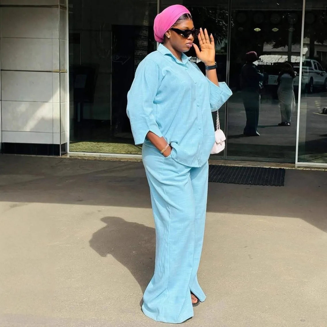 Women Sets Light Blue Solid Color 2 Piece Set Turn Down Collar Button Front Long Sleeve Blouse with Wide Leg Pants Casual Outfit
Women Sets Light Blue Solid Color 2 Piece Set Turn Down Collar Button Front Long Sleeve Blouse with Wide Leg Pants Casual Outfit