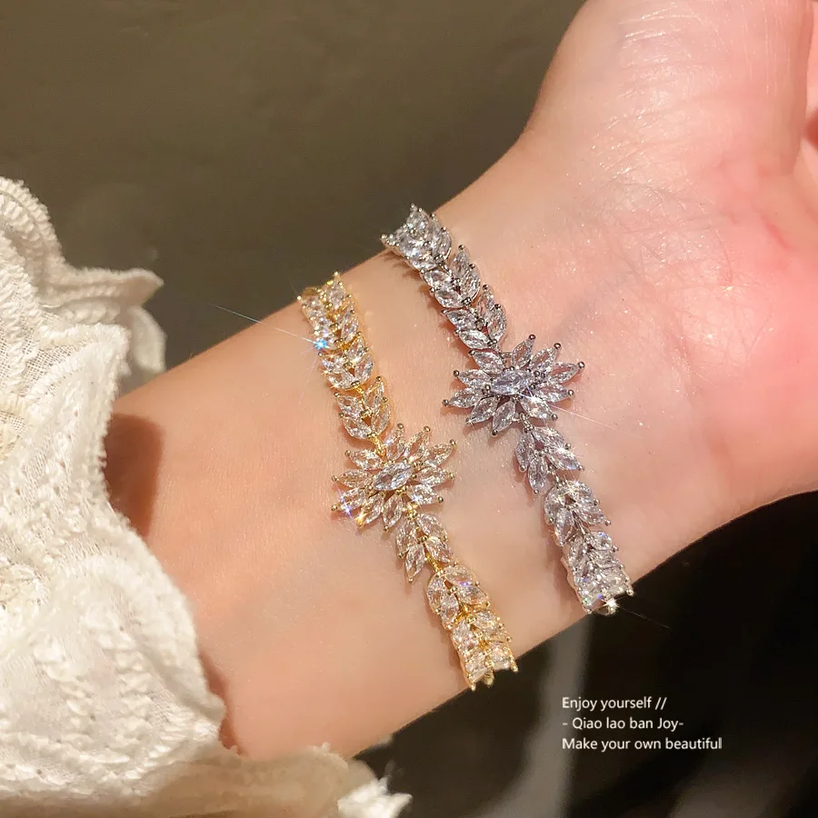 Блестящий браслет Prelude 2026, подвеска из пшеницы и цветов на цепочке золотого тона, питание роста, нежная романтика
Блестящий браслет Prelude 2026, подвеска из пшеницы и цветов на цепочке золотого тона, питание роста, нежная романтика