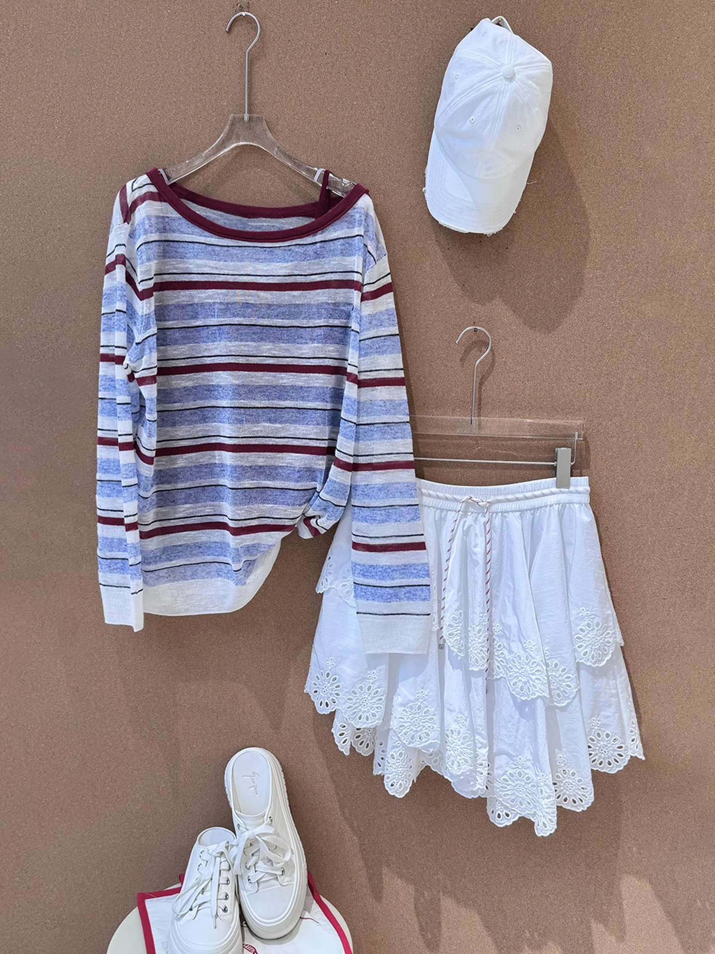 Casual Versatile Striped Knit Top T-Shirt Women's Premium Summer New Style Commute Simple Loose Fit Long Sleeve round Neck
Casual Versatile Striped Knit Top T-Shirt Women's Premium Summer New Style Commute Simple Loose Fit Long Sleeve round Neck