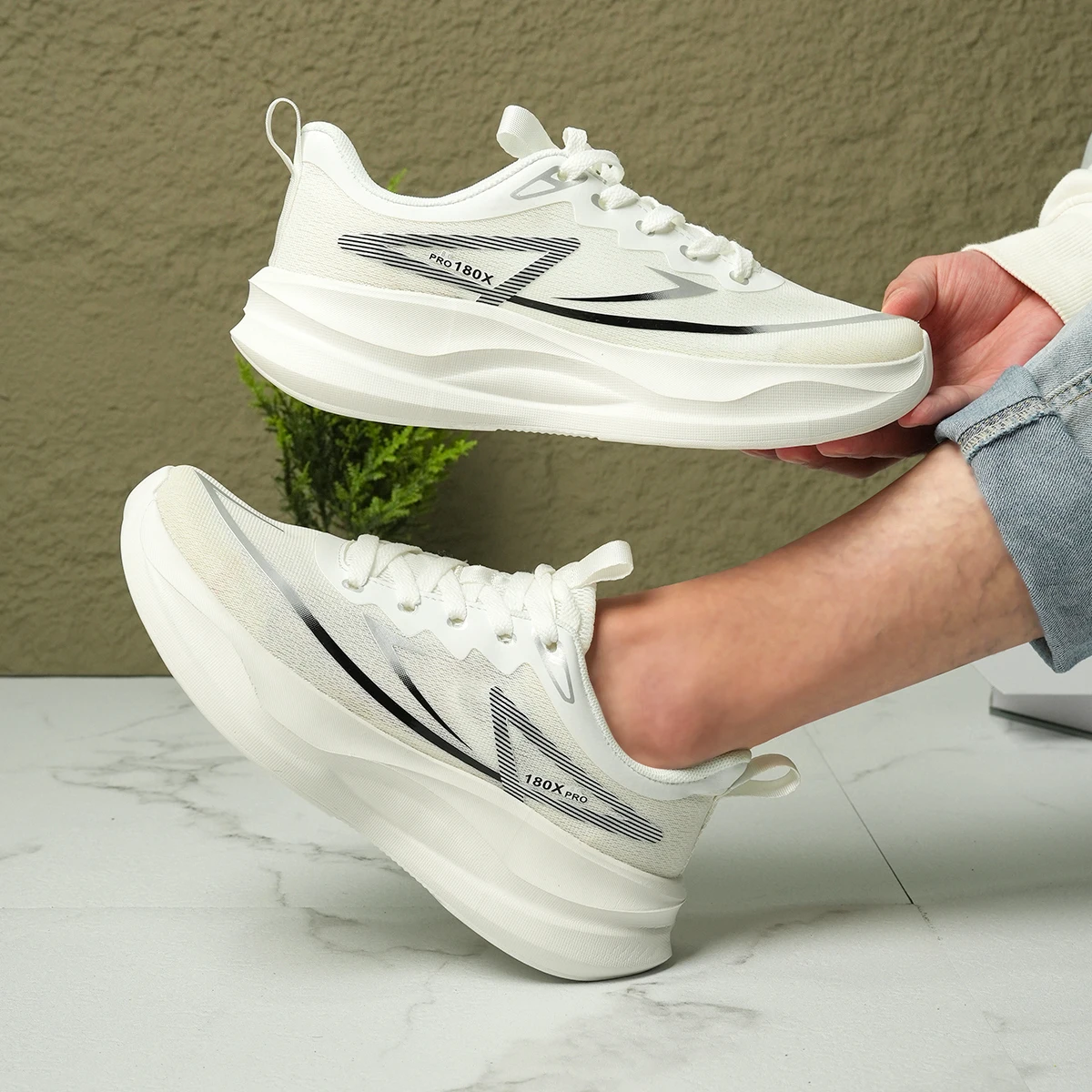 Ultra-Light Shock-Absorbing Soft-Soled Summer Thin Mesh Breathable Sports Shoes for Men and Women, Wear-Resistant, Non-Slip
Ultra-Light Shock-Absorbing Soft-Soled Summer Thin Mesh Breathable Sports Shoes for Men and Women, Wear-Resistant, Non-Slip