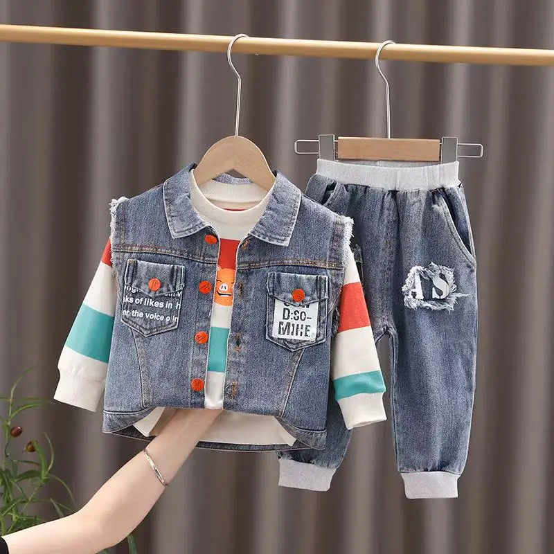 2025 Spring and Autumn New Baby Letter Stripe Long Sleeve Suit Boys' Denim Vest Three Piece Simple Cardigan Jacket Sportswear
2025 Spring and Autumn New Baby Letter Stripe Long Sleeve Suit Boys' Denim Vest Three Piece Simple Cardigan Jacket Sportswear 