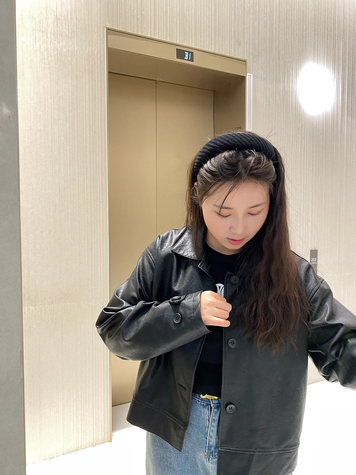 Кожаная куртка Cool Bla Cra с фактурой, стильная, для молодых женщин, для повседневной носки, с воротником-стойкой, на пуговицах, с деталями
Кожаная куртка Cool Bla Cra с фактурой, стильная, для молодых женщин, для повседневной носки, с воротником-стойкой, на пуговицах, с деталями