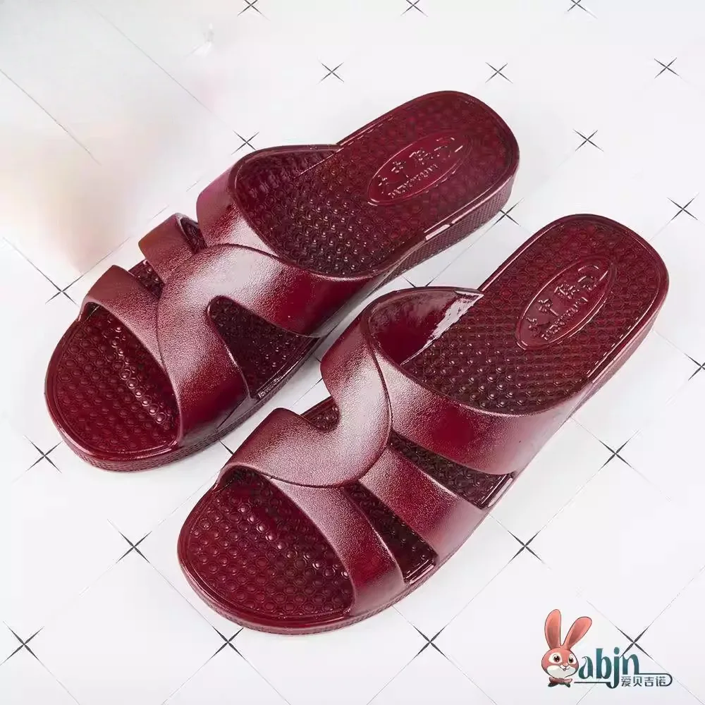 Противоскользящие пластиковые тапочки для женщин среднего и пожилого возраста, повседневные домашние и уличные сандалии, дышащие, на плоской подошве, с ПВХ-основой
Противоскользящие пластиковые тапочки для женщин среднего и пожилого возраста, повседневные домашние и уличные сандалии, дышащие, на плоской подошве, с ПВХ-основой