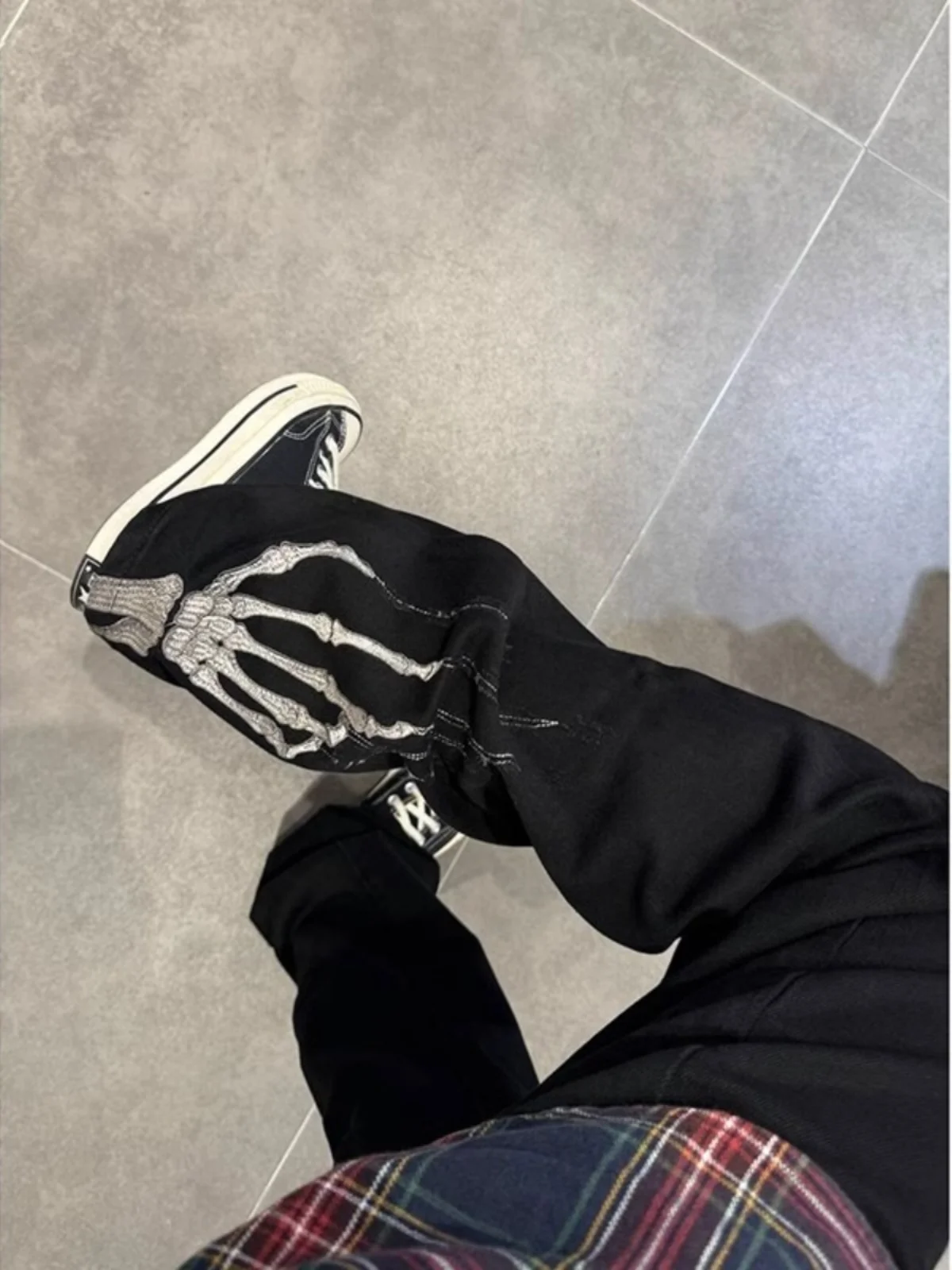 Мужские джинсы American Sle High Street с вышивкой в виде черепа и когтей, осенние, новые, в стиле хип-хоп, прямые, длинные, повседневные
Мужские джинсы American Sle High Street с вышивкой в виде черепа и когтей, осенние, новые, в стиле хип-хоп, прямые, длинные, повседневные