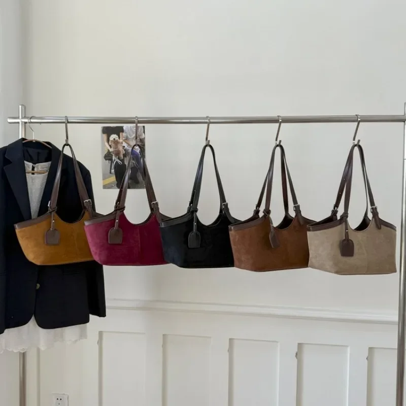 Unique Luxury Shoulder Tote Large Capacity Trendy Also Functions As A High-End And Functional Diaper Bag For Women
Unique Luxury Shoulder Tote Large Capacity Trendy Also Functions As A High-End And Functional Diaper Bag For Women