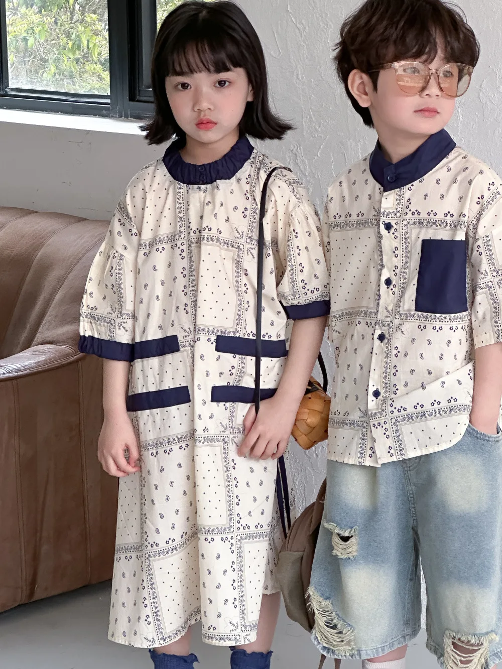 2024 Summer New Children Shirts Girls Ethnic Style Drawstring Dress Kids Boys Short Sleeve Shirts Brother Sister Clothes Set
2024 Summer New Children Shirts Girls Ethnic Style Drawstring Dress Kids Boys Short Sleeve Shirts Brother Sister Clothes Set