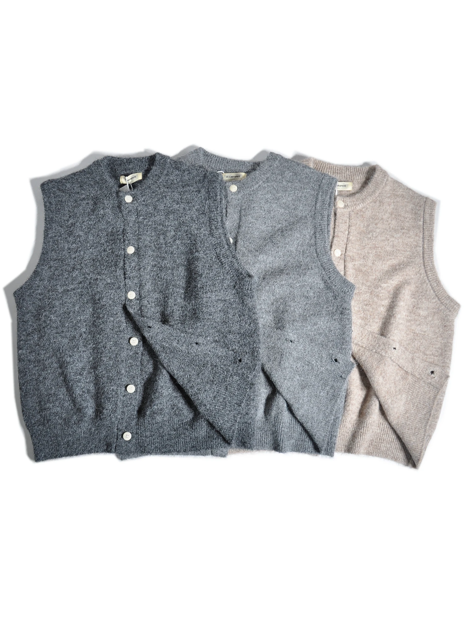 Casual Knitted Cardigan Vest Warm Layering Sle Japanese Retro Youth ular Loose Fit round Ne Button Decorated Sweater J...
Casual Knitted Cardigan Vest Warm Layering Sle Japanese Retro Youth ular Loose Fit round Ne Button Decorated Sweater J...