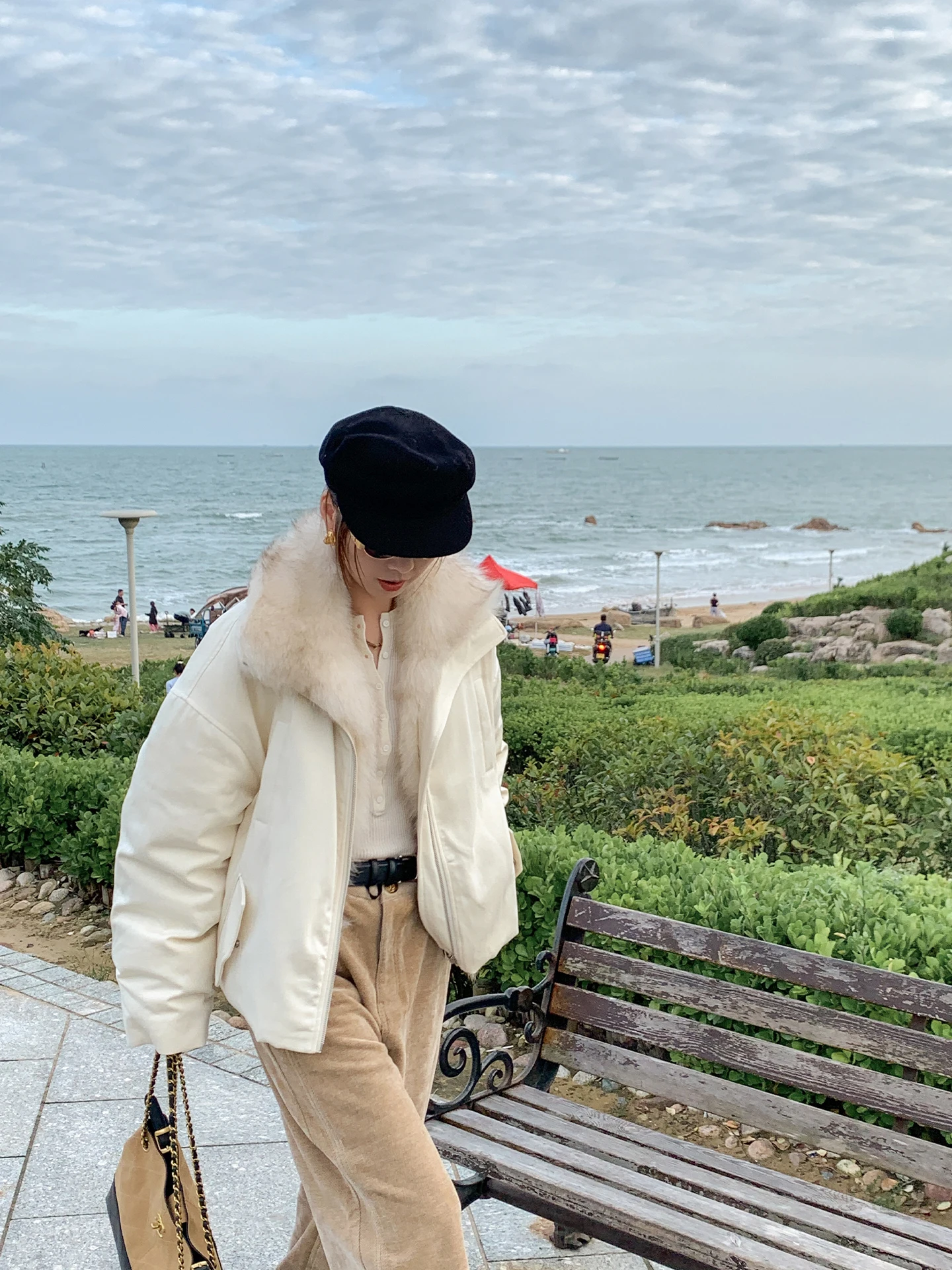 BeauWeekDYJ Snow Knight, женская парка с меховым воротником, 90% белый гусиный пух, повседневная рабочая одежда, новая модель
BeauWeekDYJ Snow Knight, женская парка с меховым воротником, 90% белый гусиный пух, повседневная рабочая одежда, новая модель