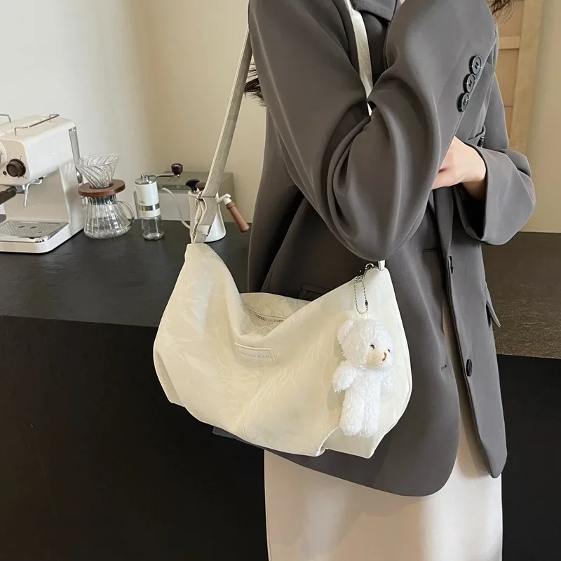 Luxury Velvet Versatile Tote Bag Women's Large Capacity Shoulder Bag 2024 New Trendy Commuter Underarm Bag
Luxury Velvet Versatile Tote Bag Women's Large Capacity Shoulder Bag 2024 New Trendy Commuter Underarm Bag