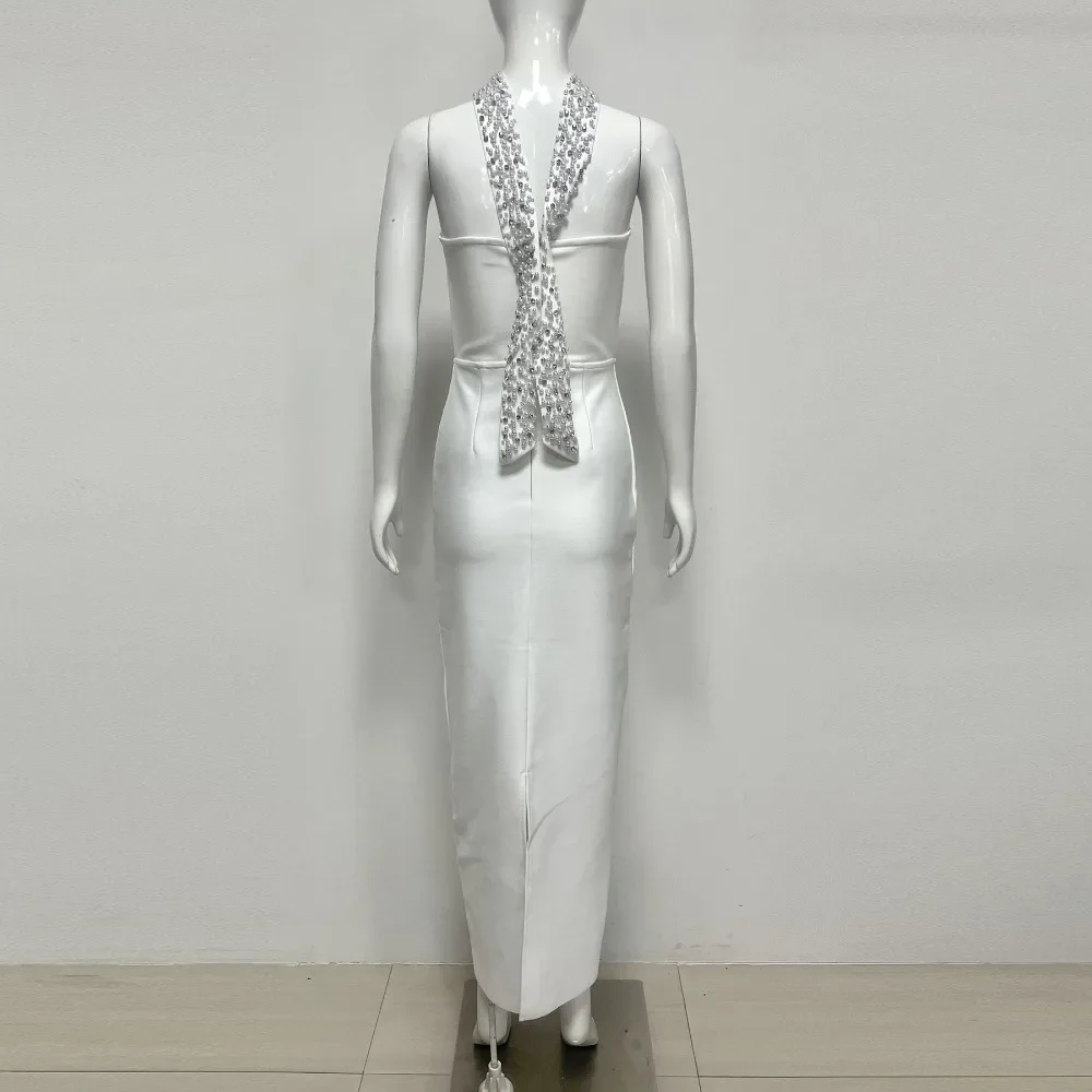 Vintage Elegant White Bow Gown for Prom Night Strapless Dress with Pearl Detail and Back Neck Tie for Parties
Vintage Elegant White Bow Gown for Prom Night Strapless Dress with Pearl Detail and Back Neck Tie for Parties