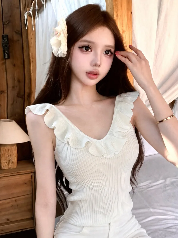 White Ruffle Knitted Vest Women's Summer New Korean Style Slimming Sleeveless Top City Walk Skin-friendly Breathable
White Ruffle Knitted Vest Women's Summer New Korean Style Slimming Sleeveless Top City Walk Skin-friendly Breathable