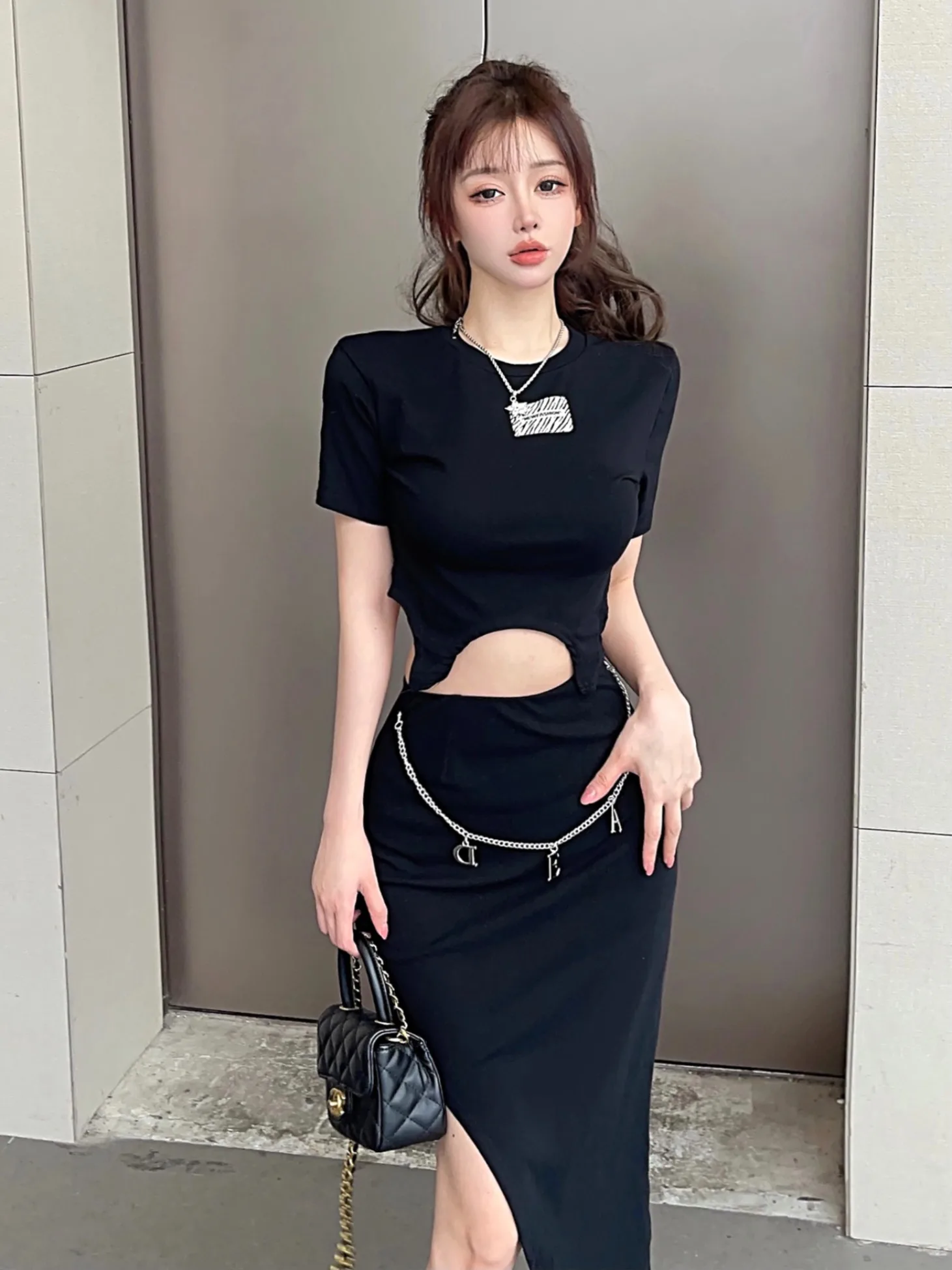 Casual Style Black Two-Piece Set Women Summer Design Sexy Top Pure Desire Slit High Waist Bodycon Skirt Set Breathable Midweight
Casual Style Black Two-Piece Set Women Summer Design Sexy Top Pure Desire Slit High Waist Bodycon Skirt Set Breathable Midweight